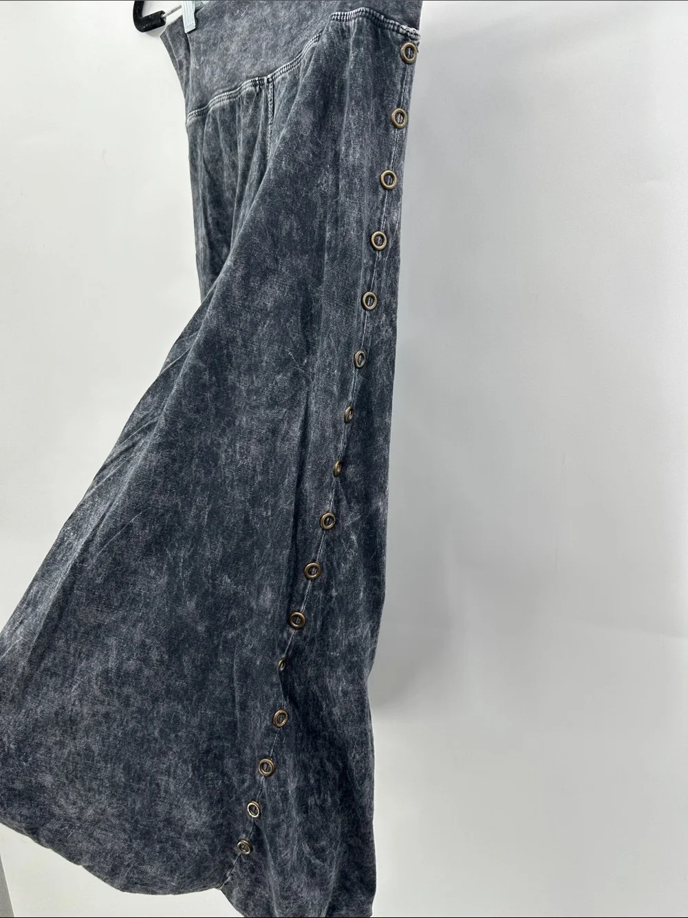 T PARTY Mineral Acid Wash Cropped Ballon Leg Leggings Size Small